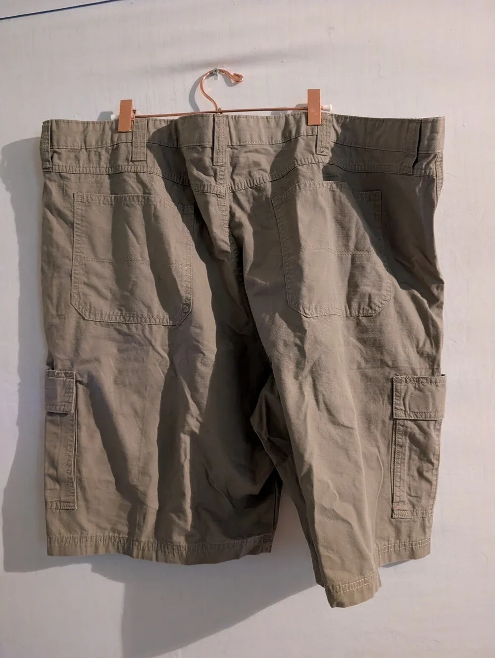 New Wrangler Mens Shorts Cargo Tan Beige Khaki Size 46 NWT